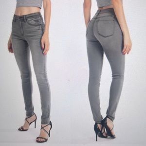 NWT: KanCan Gray Jeans - Size 0/23